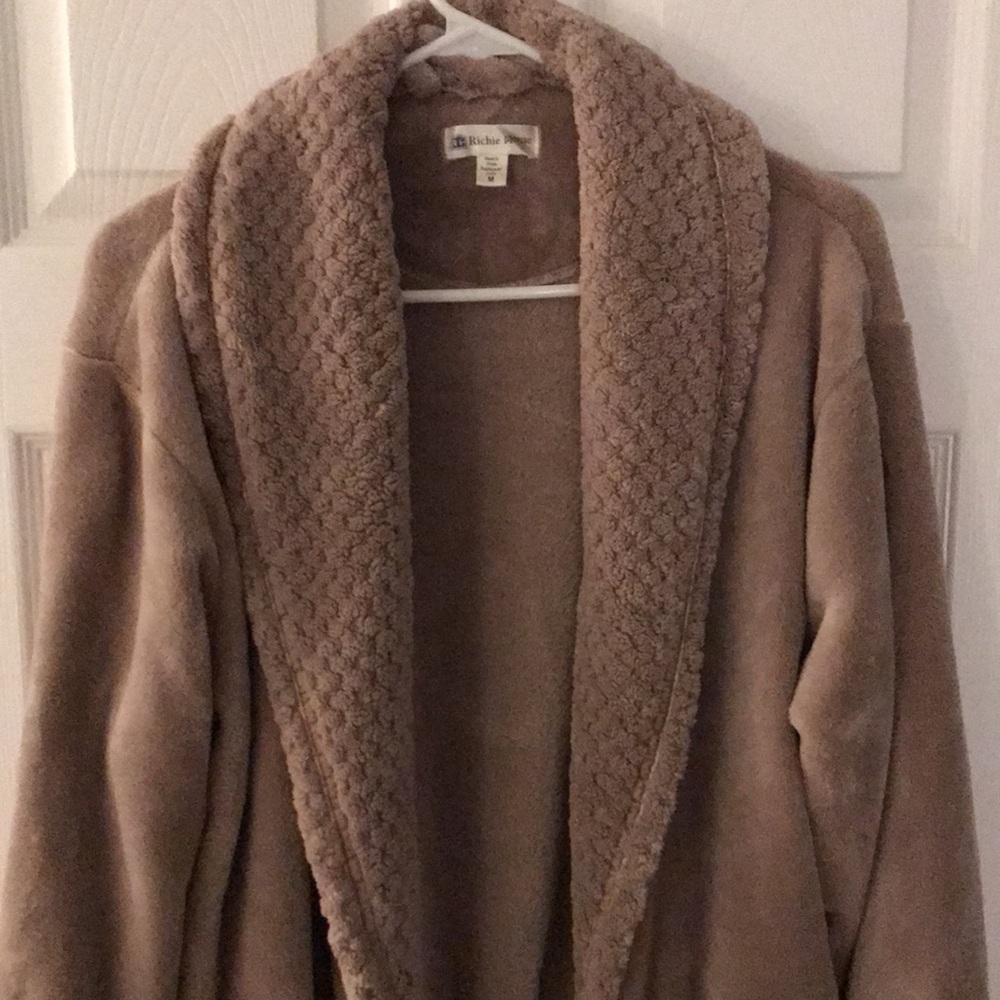 Richie House size medium bathrobe soft EUC with tie